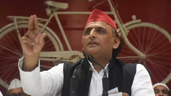 Rae Bareli: ‘धुरंधर-2’ को लेकर राजनीतिक बयानबाजी, अखिलेश के बयान से मचा बवाल Rae Bareli: ‘धुरंधर-2’ को लेकर राजनीतिक बयानबाजी, अखिलेश के बयान से मचा बवाल