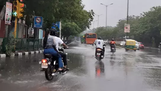 Noida: दिल्ली-एनसीआर में मौसम बदला, बारिश के आसार Noida: दिल्ली-एनसीआर में मौसम बदला, बारिश के आसार