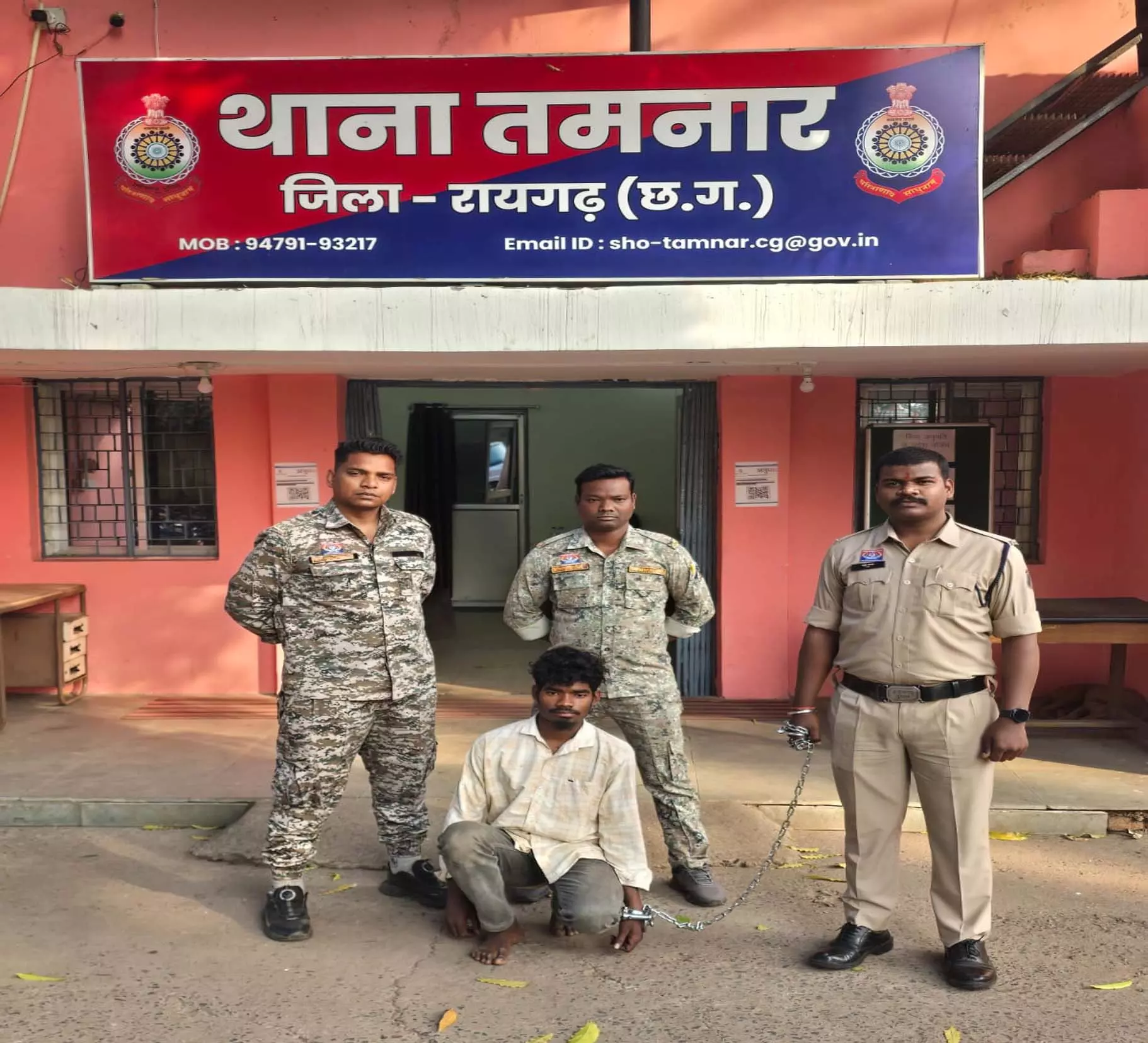आमाघाट अफीम मामले में पुलिस को बड़ी सफलता, फरार आरोपी झारखंड से गिरफ्तार आमाघाट अफीम मामले में पुलिस को बड़ी सफलता, फरार आरोपी झारखंड से गिरफ्तार