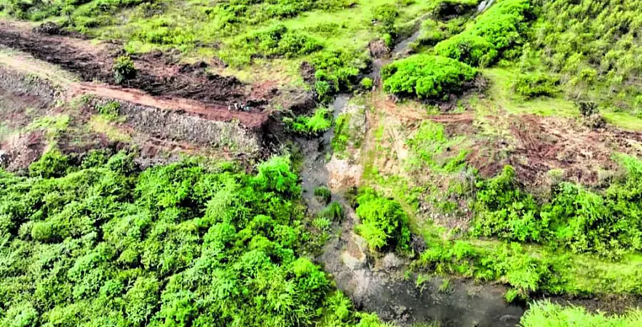 बांगरपेट : 70 साल बाद भी झील का तटबंध मरम्मत से वंचित बांगरपेट : 70 साल बाद भी झील का तटबंध मरम्मत से वंचित