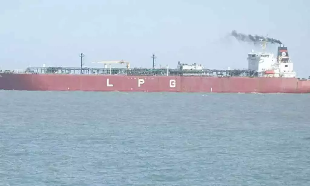 टेक्सास से अमेरिकी LPG कार्गो जहाज़ मंगलुरु पहुँचा टेक्सास से अमेरिकी LPG कार्गो जहाज़ मंगलुरु पहुँचा