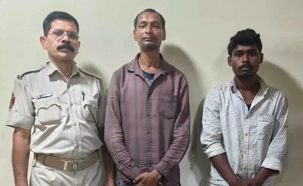 Bhubaneswar सिलेंडर चोरी के आरोप में दो गिरफ्तार Bhubaneswar सिलेंडर चोरी के आरोप में दो गिरफ्तार