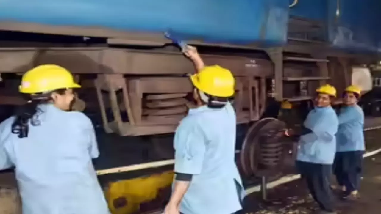 Lucknow: महिला सुरक्षा में यूपी ने हासिल किया शीर्ष स्थान Lucknow: महिला सुरक्षा में यूपी ने हासिल किया शीर्ष स्थान