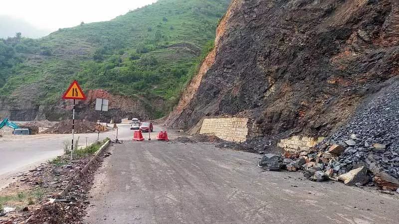 Himachal: विशेषज्ञ ने कहा की तकनीक भूस्खलन पर होने वाले अध्ययन को बदल रही Himachal: विशेषज्ञ ने कहा की तकनीक भूस्खलन पर होने वाले अध्ययन को बदल रही