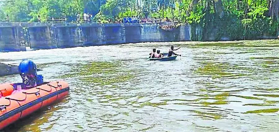 Beludi नहर में बह जाने का संदेह: किसान की तलाश जारी Beludi नहर में बह जाने का संदेह: किसान की तलाश जारी