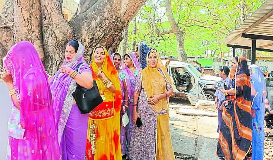 Karnataka : राजस्थान की महिलाओं द्वारा गणगौर तीज उत्सव Karnataka : राजस्थान की महिलाओं द्वारा गणगौर तीज उत्सव