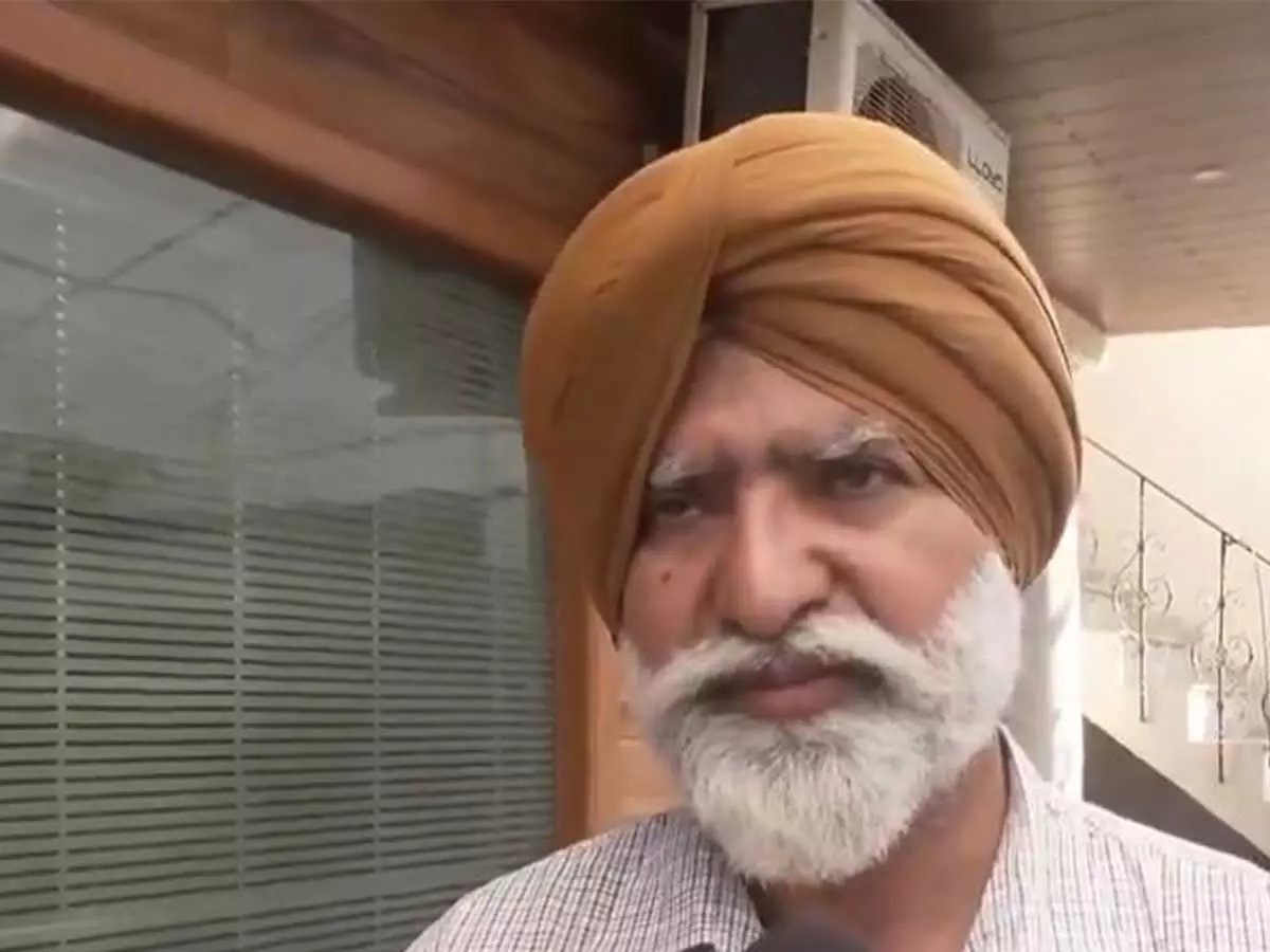 आत्महत्या करने वाले Punjab के अधिकारी के परिवार ने पोस्टमॉर्टम से इनकार किया, न्याय की मांग की आत्महत्या करने वाले Punjab के अधिकारी के परिवार ने पोस्टमॉर्टम से इनकार किया, न्याय की मांग की
