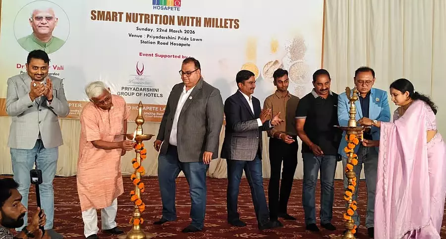 चावल, गेहूं और मांसाहारी भोजन का सेवन सीमित करें: Food Experts चावल, गेहूं और मांसाहारी भोजन का सेवन सीमित करें: Food Experts