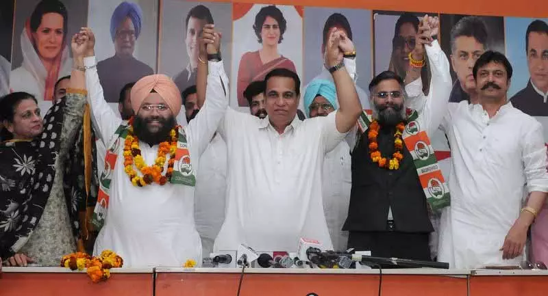 Chandigarh AAP को एक और झटका, पार्षद दमनप्रीत कांग्रेस में शामिल Chandigarh AAP को एक और झटका, पार्षद दमनप्रीत कांग्रेस में शामिल