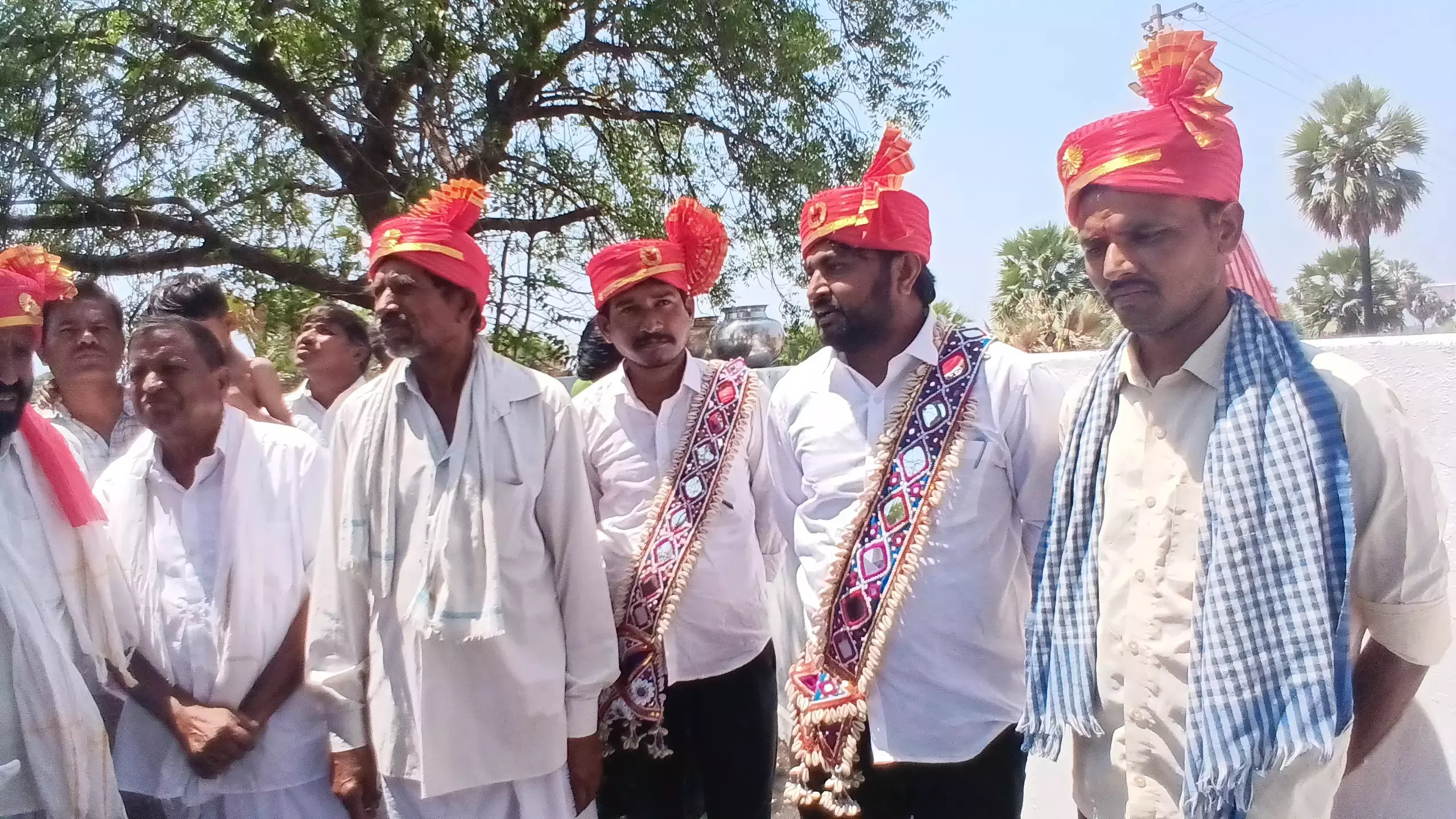 Warangal में श्री सत्तियाडी जतारा शुरू, बंजारा समुदाय ने की पूजा-अर्चना Warangal में श्री सत्तियाडी जतारा शुरू, बंजारा समुदाय ने की पूजा-अर्चना