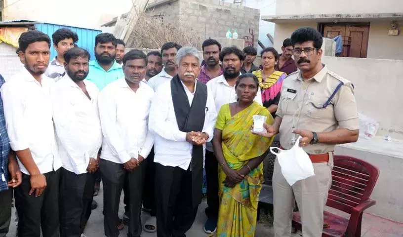डूबने से हुई कार्ला राजेश की मौत के मामले की जाँच: Mandakrishna Madiga डूबने से हुई कार्ला राजेश की मौत के मामले की जाँच: Mandakrishna Madiga