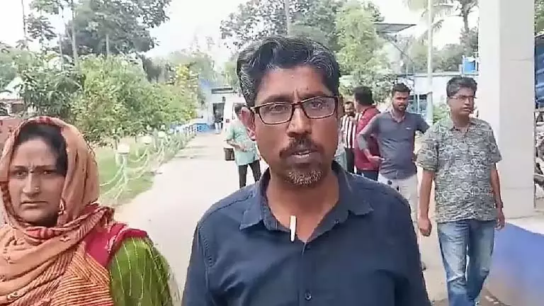 हरिणघाटा में तृणमूल पार्षद की Dadagiri से विवाद हरिणघाटा में तृणमूल पार्षद की Dadagiri से विवाद