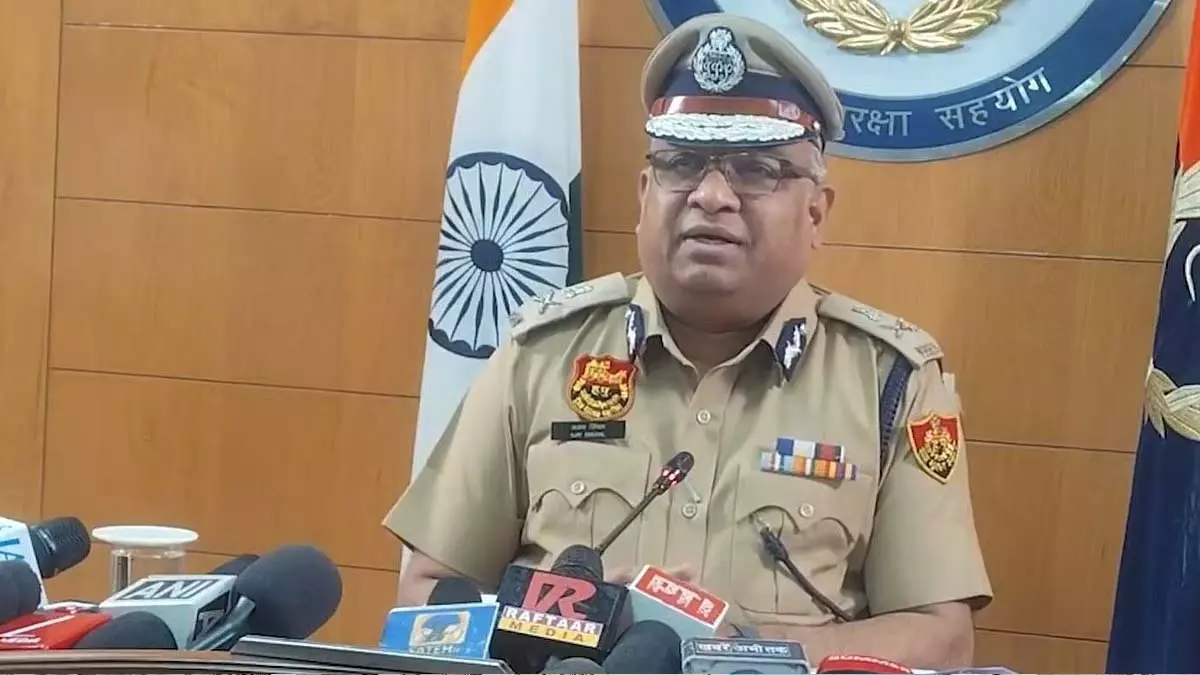 हरियाणा DGP: आपत्तिजनक सामग्री के कारण बादशाह के ‘Tateeree’ के 857 लिंक हटाए गए हरियाणा DGP: आपत्तिजनक सामग्री के कारण बादशाह के ‘Tateeree’ के 857 लिंक हटाए गए
