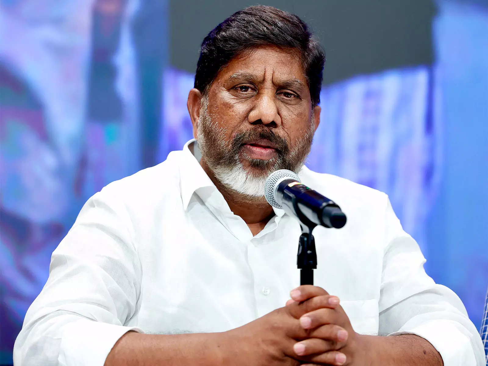 कर्मचारी सरकार के साथ तालमेल बिठाकर काम कर रहे हैं...: BRS विधायक को तेलंगाना के उपमुख्यमंत्री का जवाब कर्मचारी सरकार के साथ तालमेल बिठाकर काम कर रहे हैं...: BRS विधायक को तेलंगाना के उपमुख्यमंत्री का जवाब