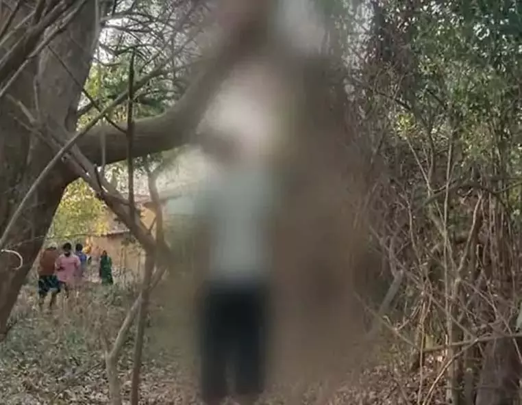 रायगढ़ में शादी के विवाद में युवक की फांसी से मौत रायगढ़ में शादी के विवाद में युवक की फांसी से मौत