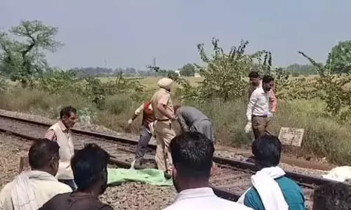 आत्महत्या: दो भाइयों की साथ थमी सांसें...शादी एक ही घर में हुई थी आत्महत्या: दो भाइयों की साथ थमी सांसें...शादी एक ही घर में हुई थी