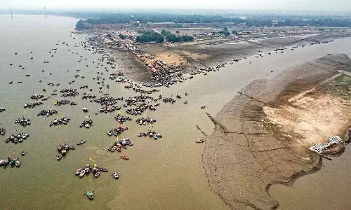 Banaras: ऐतिहासिक सूखा, गंगा नदी बेसिन संकट में Banaras: ऐतिहासिक सूखा, गंगा नदी बेसिन संकट में