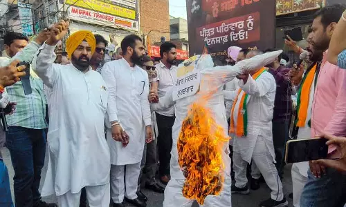Punjab के अधिकारी की मौत, परिवार पोस्टमार्टम के लिए सहमत, अमृतसर में होगा Punjab के अधिकारी की मौत, परिवार पोस्टमार्टम के लिए सहमत, अमृतसर में होगा