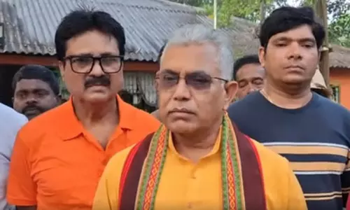 दिलीप घोष ने टीएमसी पर लगाए आरोप, कहा- लोगों को डराया जा रहा दिलीप घोष ने टीएमसी पर लगाए आरोप, कहा- लोगों को डराया जा रहा