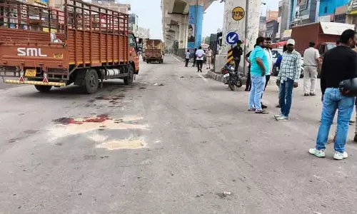 Bahadurgarh में कैंटर बेकाबू, तीन की मौत, चार घायल