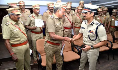 Chennai पुलिस ने चुनाव ड्यूटी के लिए सेवानिवृत्त कर्मियों को आमंत्रित किया Chennai पुलिस ने चुनाव ड्यूटी के लिए सेवानिवृत्त कर्मियों को आमंत्रित किया