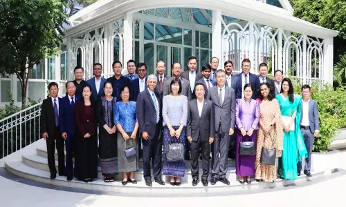 MEA सचिव (पूर्व) ने कंबोडिया में ICCR और ITEC के पूर्व छात्रों के साथ बातचीत की