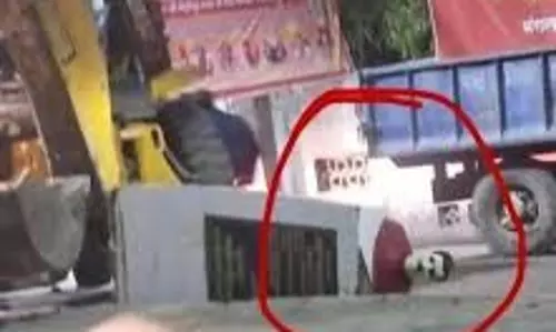 Shahjahanpur: काकोरी शहीदों की मूर्तियां टूटने पर विरोध तेज Shahjahanpur: काकोरी शहीदों की मूर्तियां टूटने पर विरोध तेज