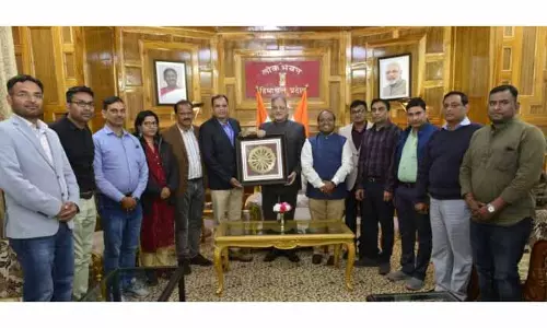 Odisha से पत्रकारों के प्रतिनिधिमंडल ने राज्यपाल कविंदर गुप्ता से मुलाक़ात की Odisha से पत्रकारों के प्रतिनिधिमंडल ने राज्यपाल कविंदर गुप्ता से मुलाक़ात की