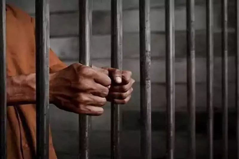 Srinagar: मृतक के खाते से धोखाधड़ी, एक आरोपी गिरफ्तार Srinagar: मृतक के खाते से धोखाधड़ी, एक आरोपी गिरफ्तार