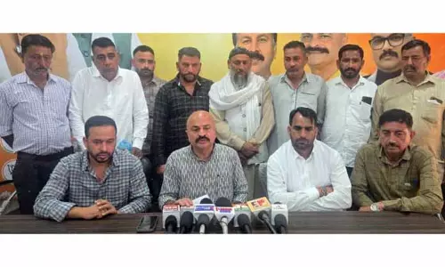 Yudhvir Sethi ने पानी की किल्लत को लेकर उमर सरकार पर साधा निशाना Yudhvir Sethi ने पानी की किल्लत को लेकर उमर सरकार पर साधा निशाना