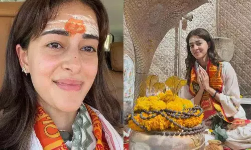 Ananya Panday आशीर्वाद के लिए द्वारकाधीश मंदिर पहुंचीं Ananya Panday आशीर्वाद के लिए द्वारकाधीश मंदिर पहुंचीं