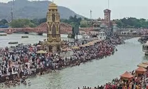 Haridwar: धार्मिक परंपराओं से छेड़छाड़ का आरोप, अर्ध कुंभ पर बवाल Haridwar: धार्मिक परंपराओं से छेड़छाड़ का आरोप, अर्ध कुंभ पर बवाल
