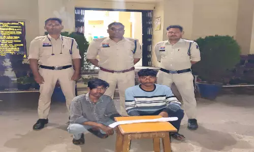 रायगढ़ पुलिस की कार्रवाई: झगड़ा, मारपीट और हथियार लहराने वाले 6 आरोपी गिरफ्तार रायगढ़ पुलिस की कार्रवाई: झगड़ा, मारपीट और हथियार लहराने वाले 6 आरोपी गिरफ्तार