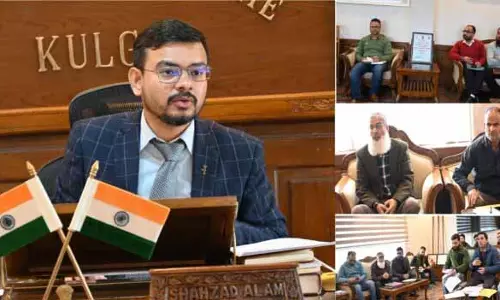 DC Kulgam ने बिजली क्षेत्र की समीक्षा की DC Kulgam ने बिजली क्षेत्र की समीक्षा की