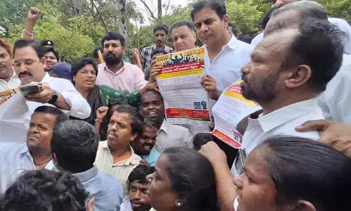 KTR ने BRSV नेताओं की गिरफ़्तारी की निंदा की, तत्काल रिहाई की मांग की KTR ने BRSV नेताओं की गिरफ़्तारी की निंदा की, तत्काल रिहाई की मांग की