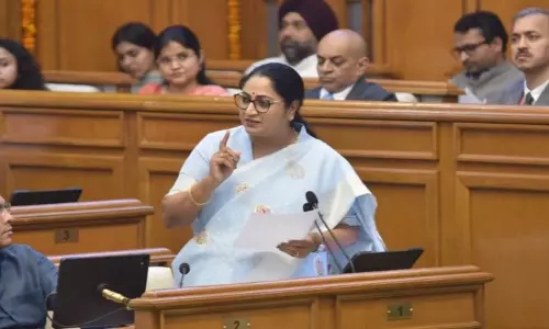 New Delhi: बजट में मुफ्त बिजली योजना पर अपडेट, मेधावी छात्रों को लैपटॉप New Delhi: बजट में मुफ्त बिजली योजना पर अपडेट, मेधावी छात्रों को लैपटॉप