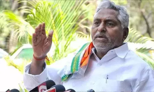 TPCC प्रमुख ने जगतियाल में जीवन रेड्डी से मुलाक़ात की
