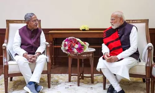 राज्यपाल ने PM मोदी से की मुलाकात, विकास के प्रति दोहराई प्रतिबद्धता राज्यपाल ने PM मोदी से की मुलाकात, विकास के प्रति दोहराई प्रतिबद्धता