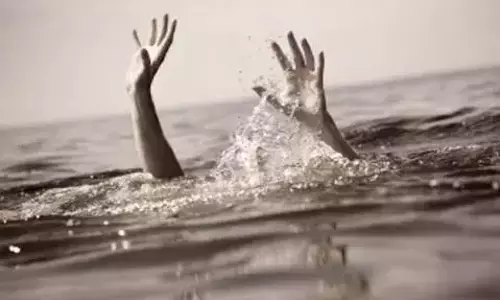 Prakasam में बजरी खदान तालाब हादसा, दो स्कूली छात्रों की डूबने से मौत Prakasam में बजरी खदान तालाब हादसा, दो स्कूली छात्रों की डूबने से मौत