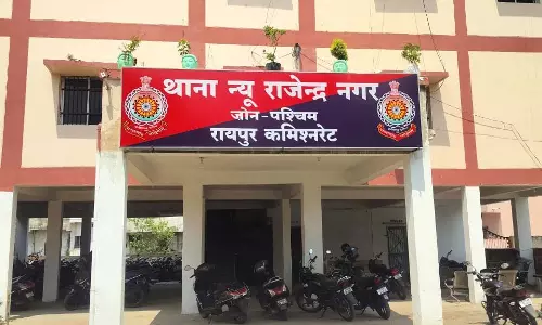 APK लिंक पर क्लिक करते ही मोबाइल हैक, किराना कारोबारी से 4.65 लाख पार