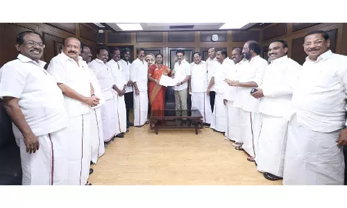 तमिलनाडु चुनाव: DMDK, DMK के साथ गठबंधन में 10 सीटों पर लड़ेगी चुनाव तमिलनाडु चुनाव: DMDK, DMK के साथ गठबंधन में 10 सीटों पर लड़ेगी चुनाव