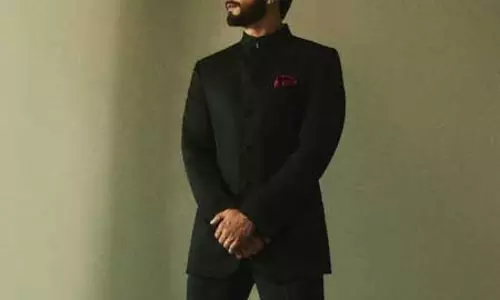 कर्नाटक हाई कोर्ट में रणवीर सिंह की याचिका पर सुनवाई कर्नाटक हाई कोर्ट में रणवीर सिंह की याचिका पर सुनवाई