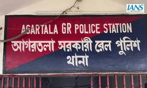 TTAADC चुनाव से पहले आगारतला रेलवे स्टेशन पर अवैध हथियारों के साथ तस्कर गिरफ्तार TTAADC चुनाव से पहले आगारतला रेलवे स्टेशन पर अवैध हथियारों के साथ तस्कर गिरफ्तार