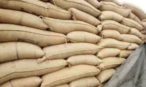 Srinagar: रियासी राशन घोटाला, ACB की बड़ी कार्रवाई Srinagar: रियासी राशन घोटाला, ACB की बड़ी कार्रवाई