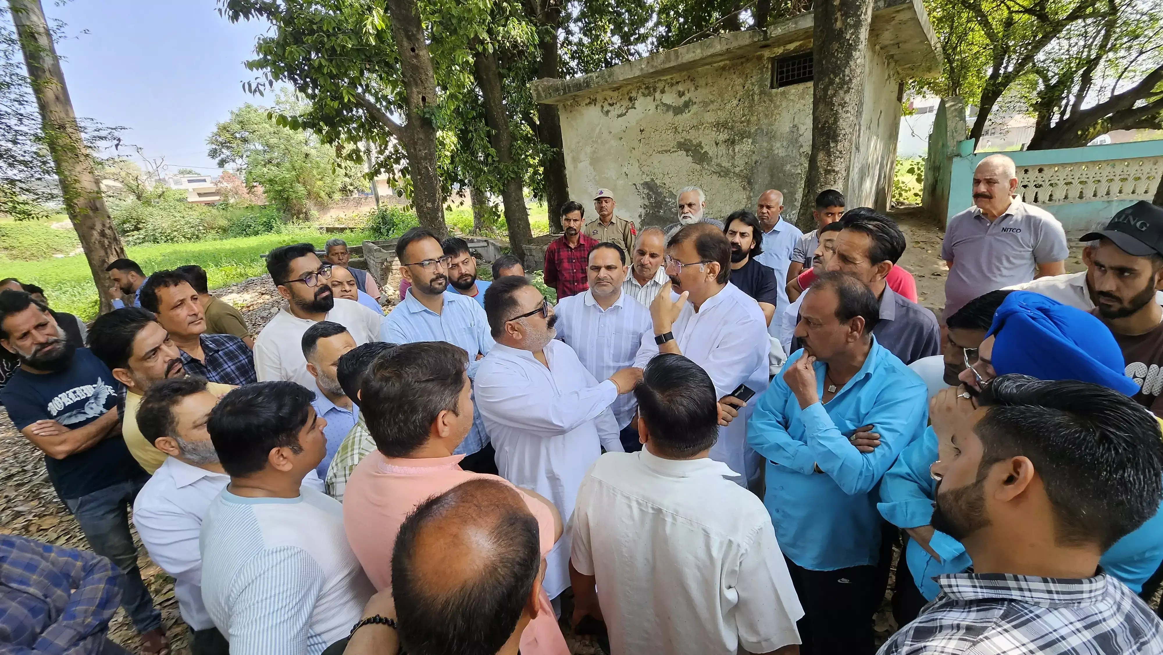 Jammu: प्रशासन ने ड्रेनेज सुधार के दिए आदेश Jammu: प्रशासन ने ड्रेनेज सुधार के दिए आदेश