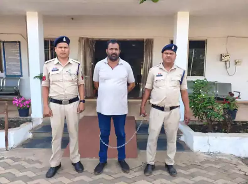 CG BREAKING: अफीम और डोडा चूरा तस्करी का बड़ा खुलासा, तस्कर गिरफ्तार CG BREAKING: अफीम और डोडा चूरा तस्करी का बड़ा खुलासा, तस्कर गिरफ्तार