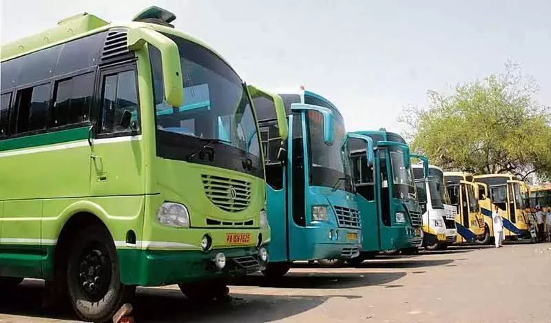 पूर्व मंत्री ने बड़े प्राइवेट प्लेयर्स को बचाया: Association पूर्व मंत्री ने बड़े प्राइवेट प्लेयर्स को बचाया: Association