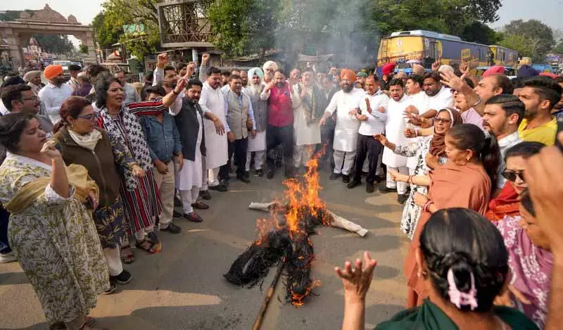 चुनावी नतीजे के डर से AAP ने भुल्लर को सरेंडर करने को कहा चुनावी नतीजे के डर से AAP ने भुल्लर को सरेंडर करने को कहा