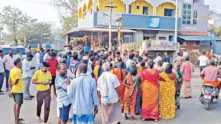 Sriperumbudur-Navalur राजमार्ग चौड़ीकरण से वेंगाडु निवासियों को खतरा है Sriperumbudur-Navalur राजमार्ग चौड़ीकरण से वेंगाडु निवासियों को खतरा है