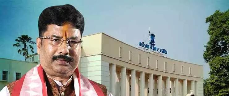 सरकार जल्द ही कपिल प्रसाद के पास सड़क विक्रेताओं के लिए वेंडिंग ज़ोन बनाएगी: Minister सरकार जल्द ही कपिल प्रसाद के पास सड़क विक्रेताओं के लिए वेंडिंग ज़ोन बनाएगी: Minister